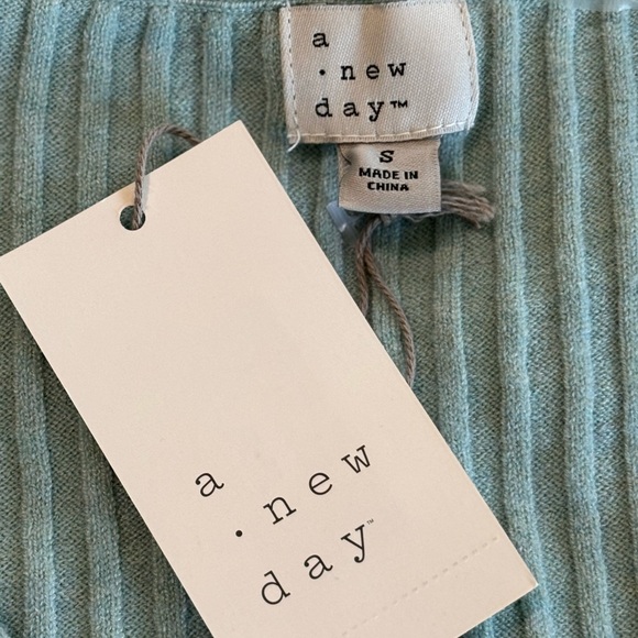 A New Day Cardigan - Picture 2 of 6